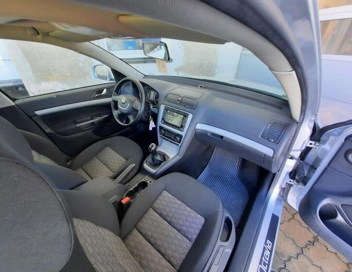Škoda Octavia 14