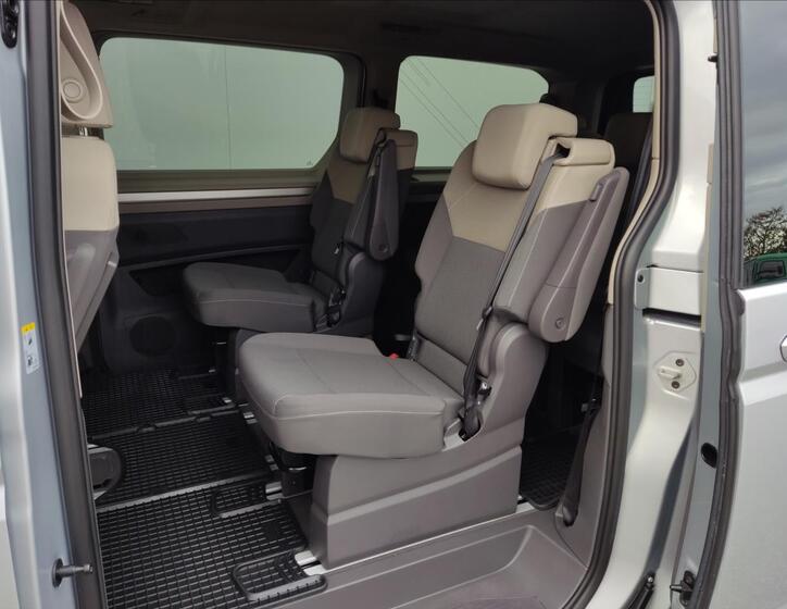 Volkswagen Multivan 21
