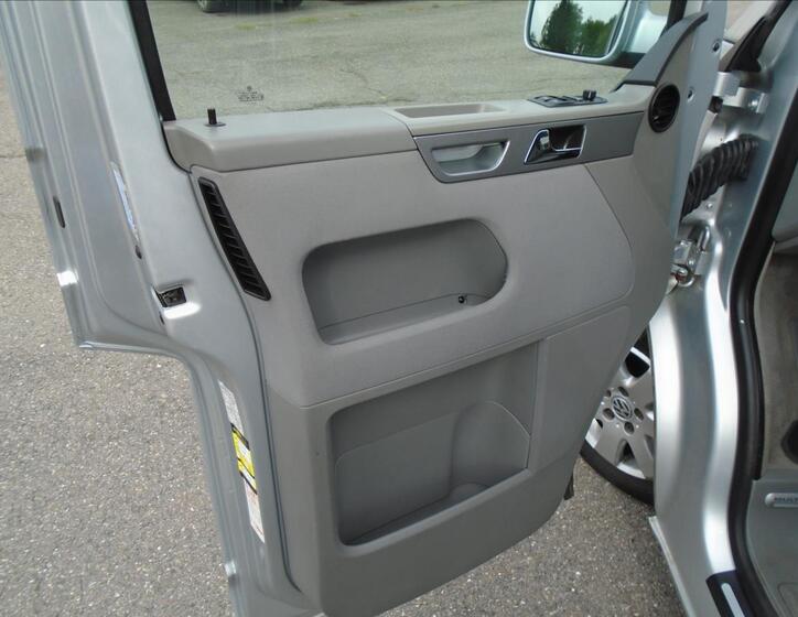 Volkswagen Multivan 9