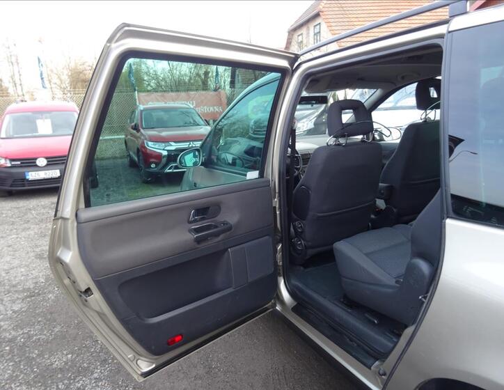 Volkswagen Sharan 19