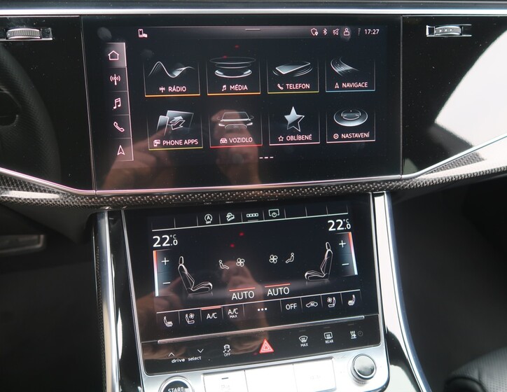Audi Q8 25