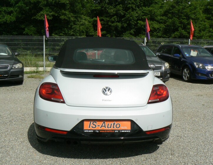 Volkswagen New Beetle 10