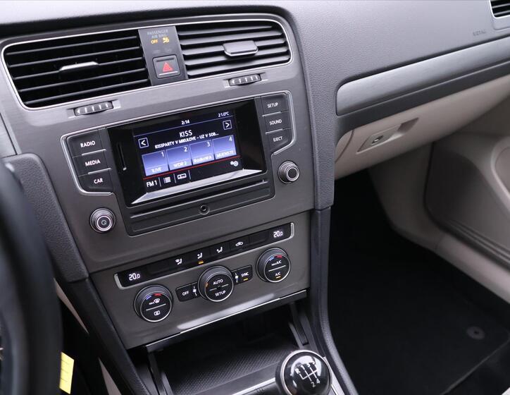 Volkswagen Golf 19