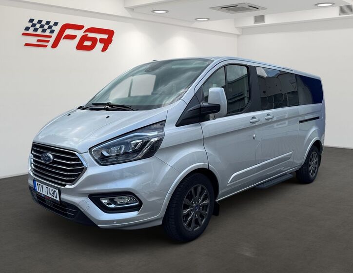 Ford Tourneo Custom 1
