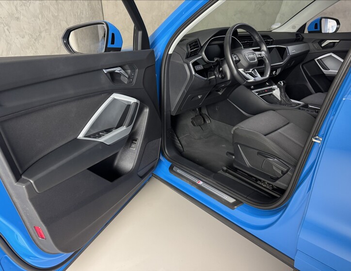 Audi Q3 23