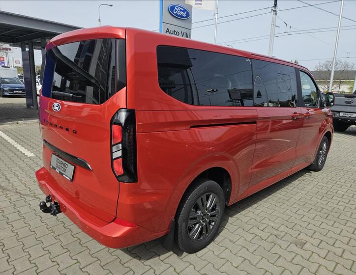 Ford Tourneo Custom 5