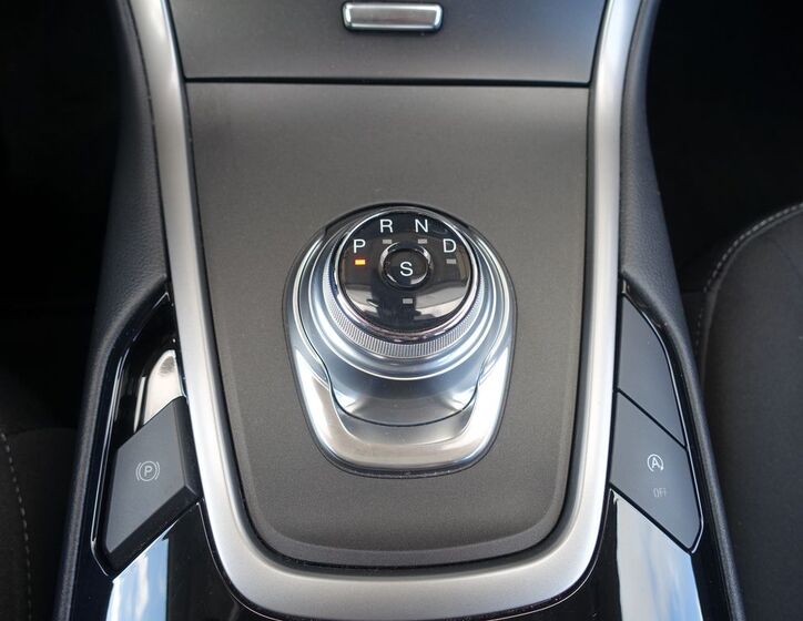 Ford Galaxy 18