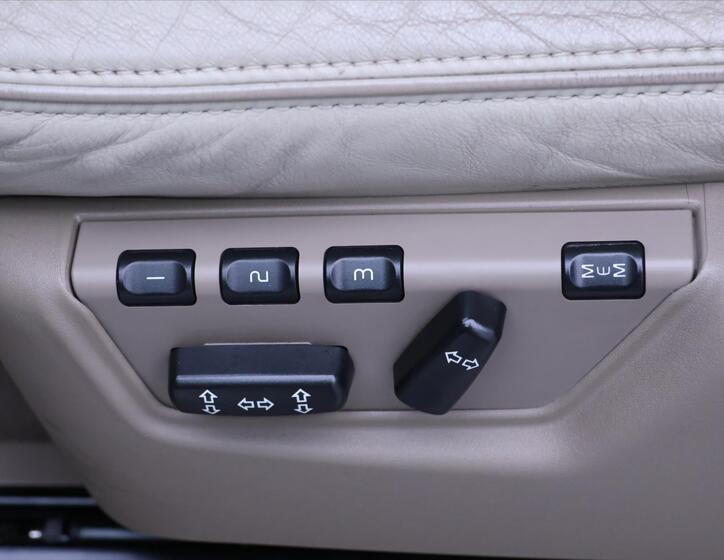Volvo XC90 17