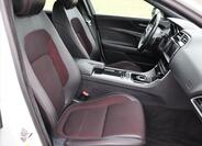 Jaguar XE 13