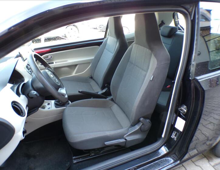 Volkswagen up! 15