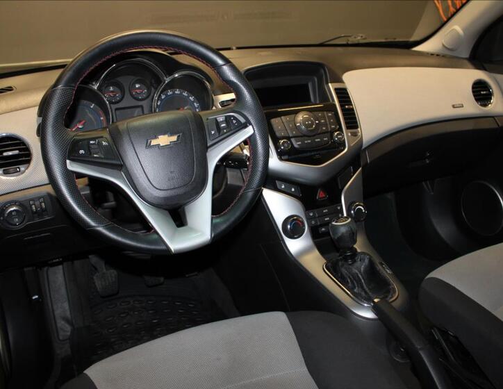 Chevrolet Cruze 24