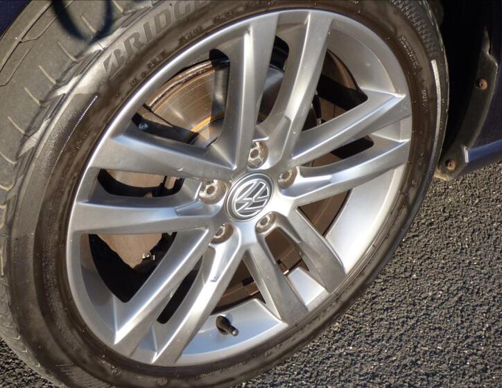 Volkswagen Golf 76