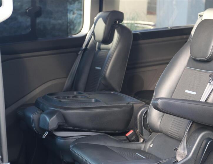 Ford Tourneo Custom 44