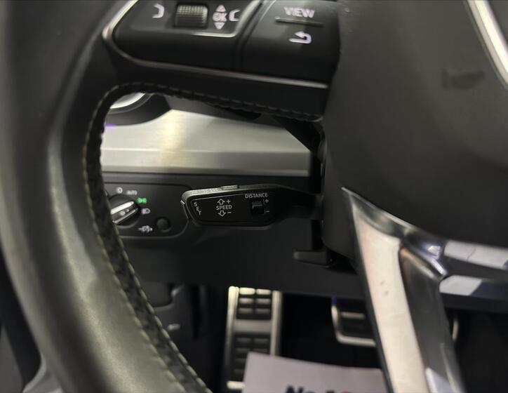 Audi SQ5 12
