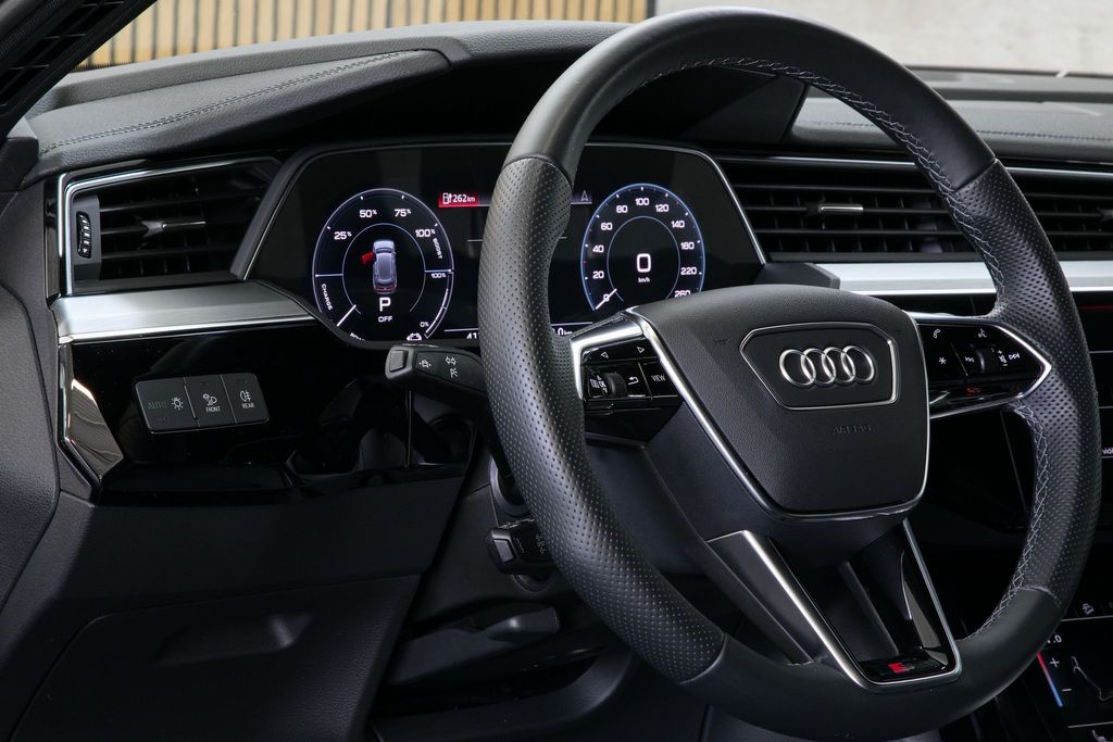 Audi e-tron
