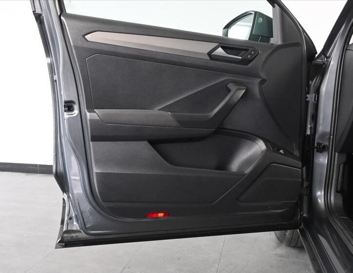 Volkswagen T-Roc 27