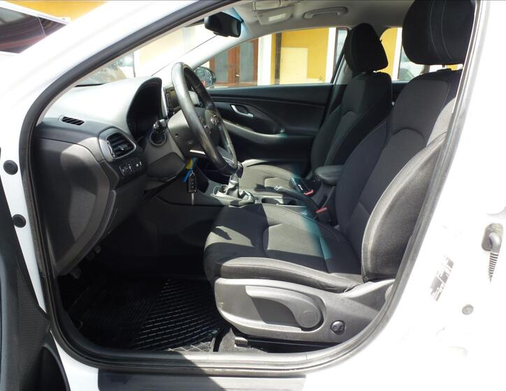 Hyundai i30 16