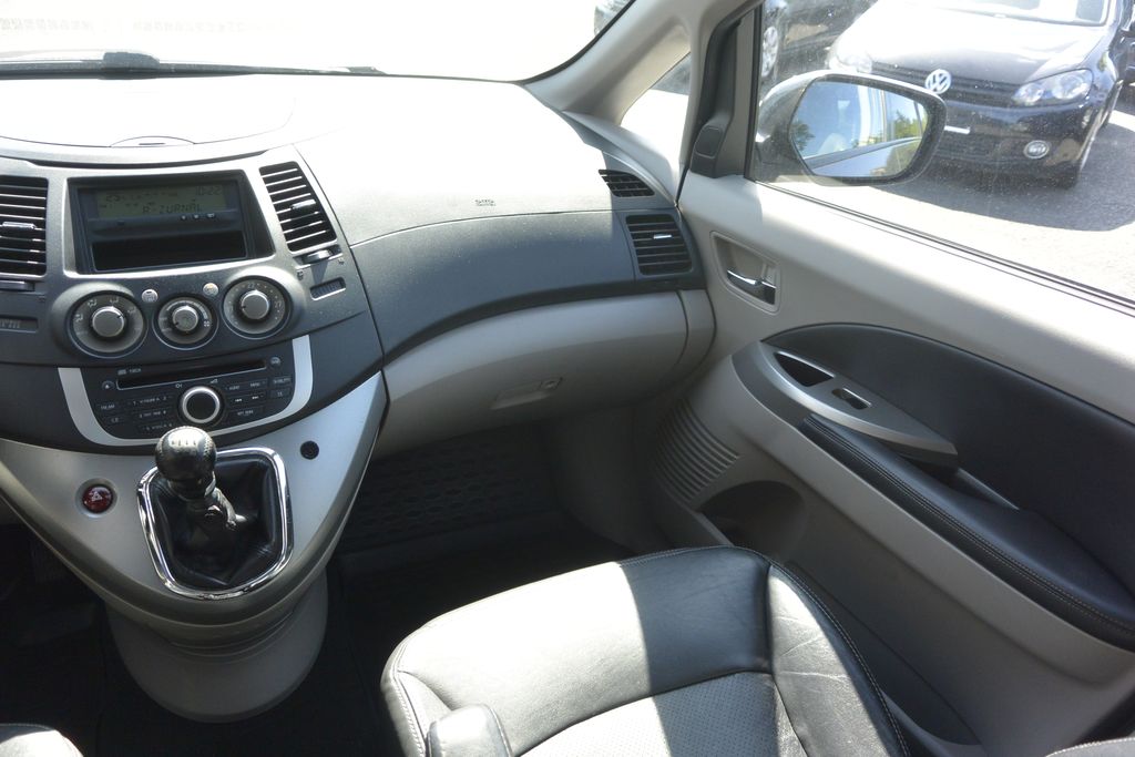 Mitsubishi Grandis