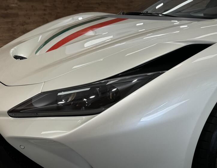 Ferrari F8 35