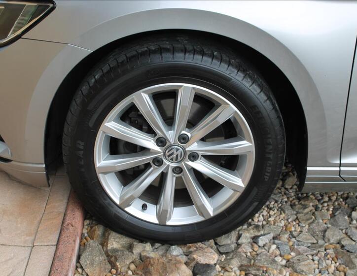 Volkswagen Passat 35