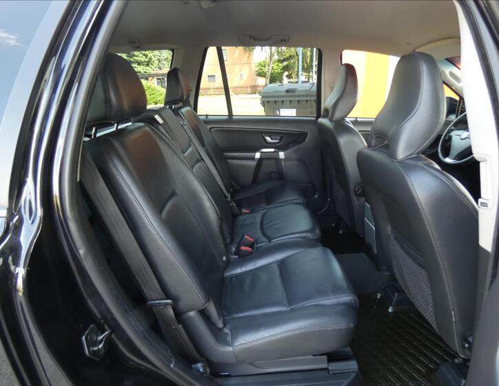 Volvo XC90 11