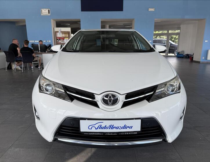 Toyota Auris 2