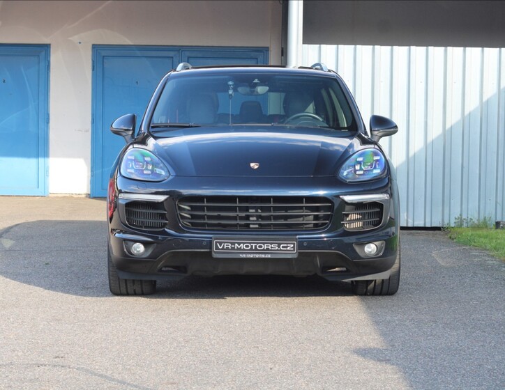 Porsche Cayenne 2