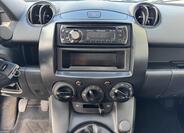 Mazda 2 32