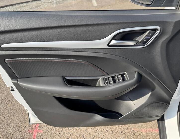 MG ZS 20
