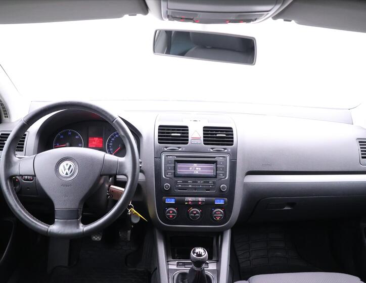 Volkswagen Golf 16