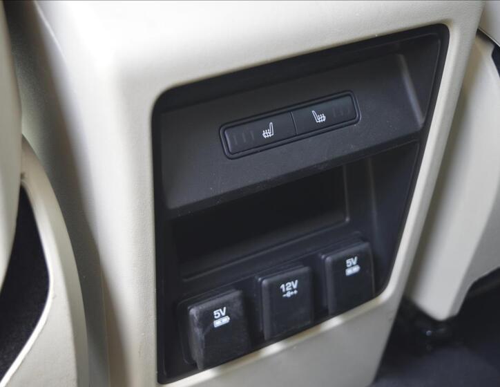 Land Rover Discovery Sport 12