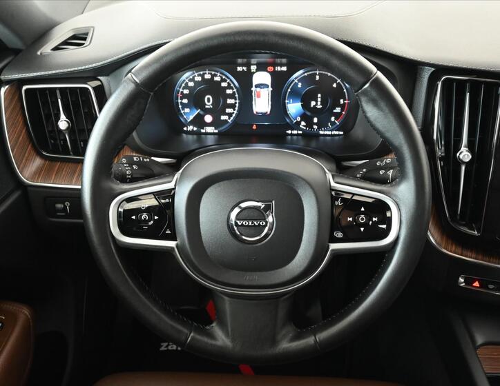 Volvo XC60 16
