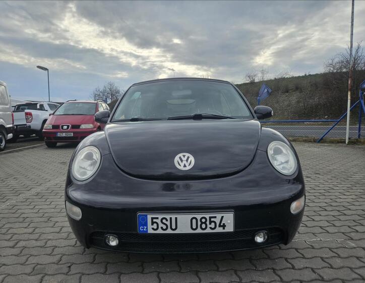 Volkswagen New Beetle 2
