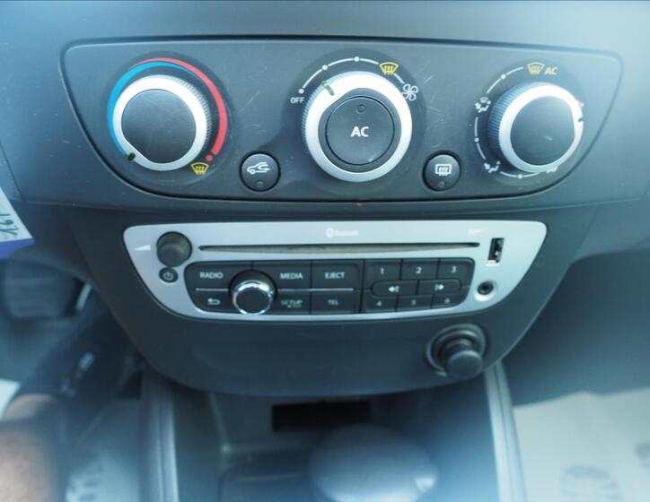 Renault Fluence 10