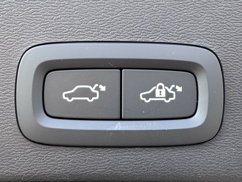 Volvo EX40