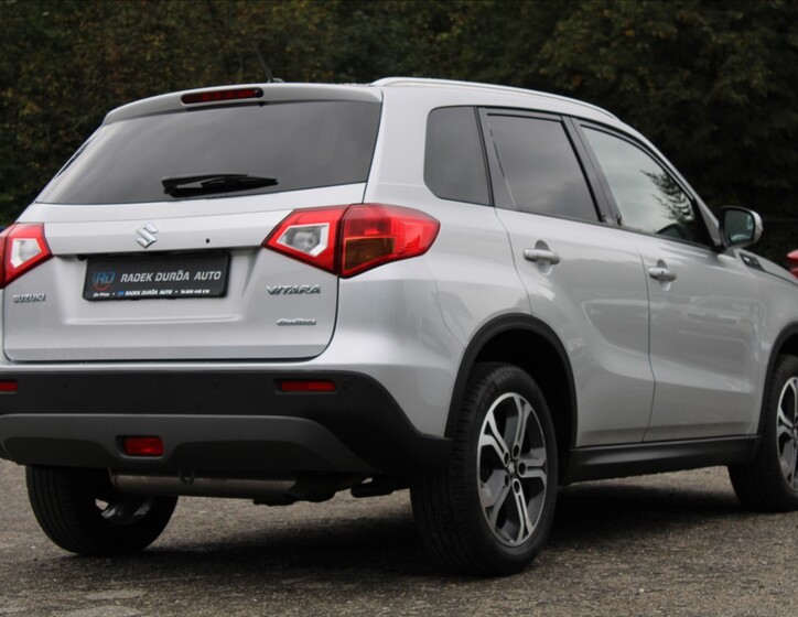 Suzuki Vitara 5