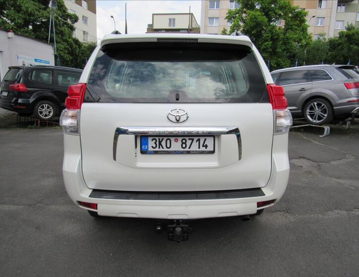 Toyota Land Cruiser 5