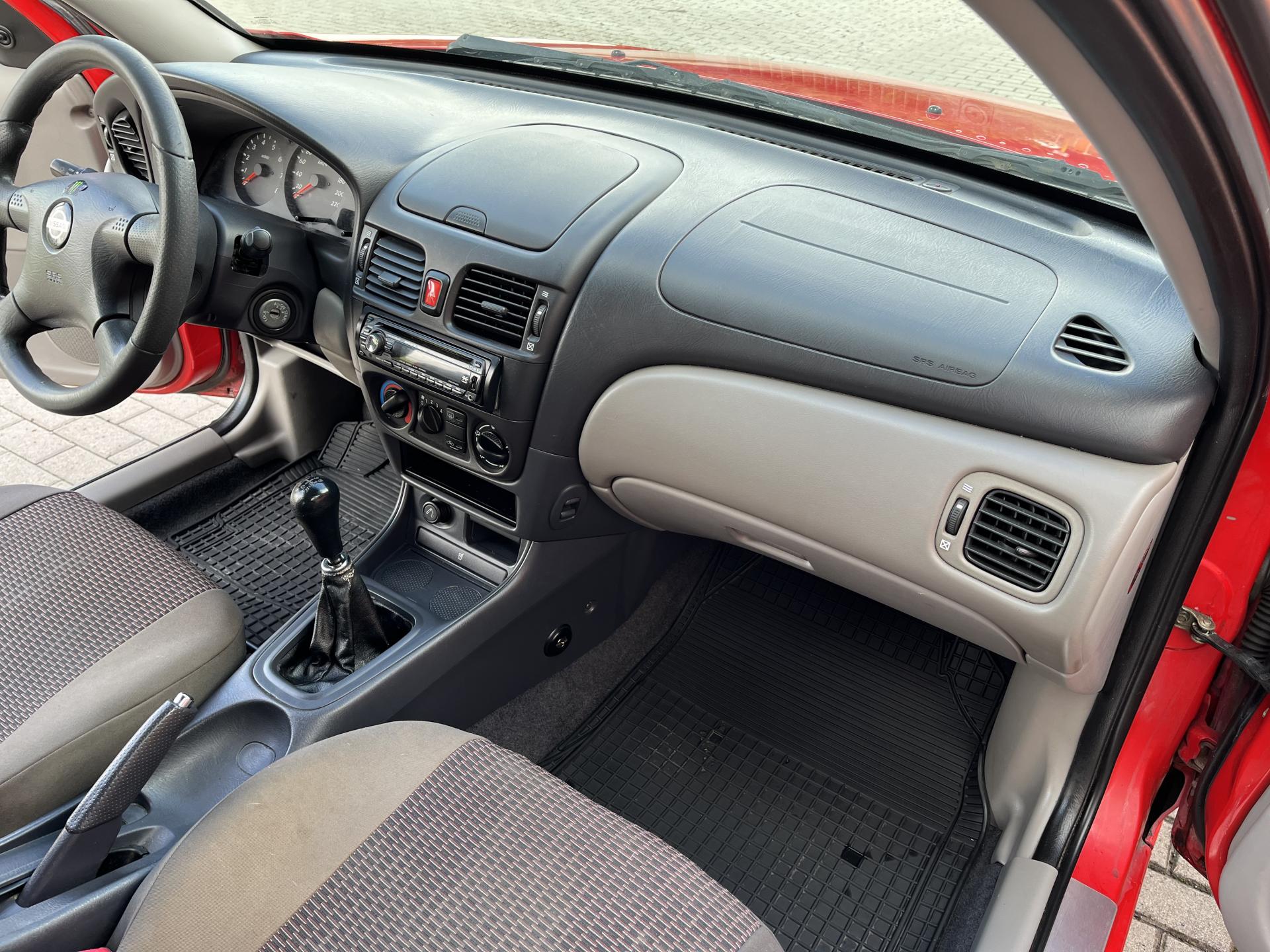 Nissan Almera