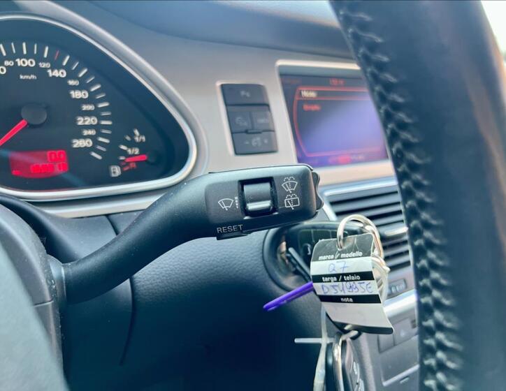 Audi Q7 23