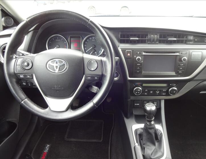 Toyota Auris 34