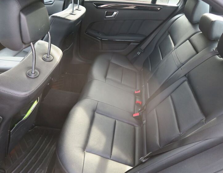 Mercedes-Benz Třídy E 27