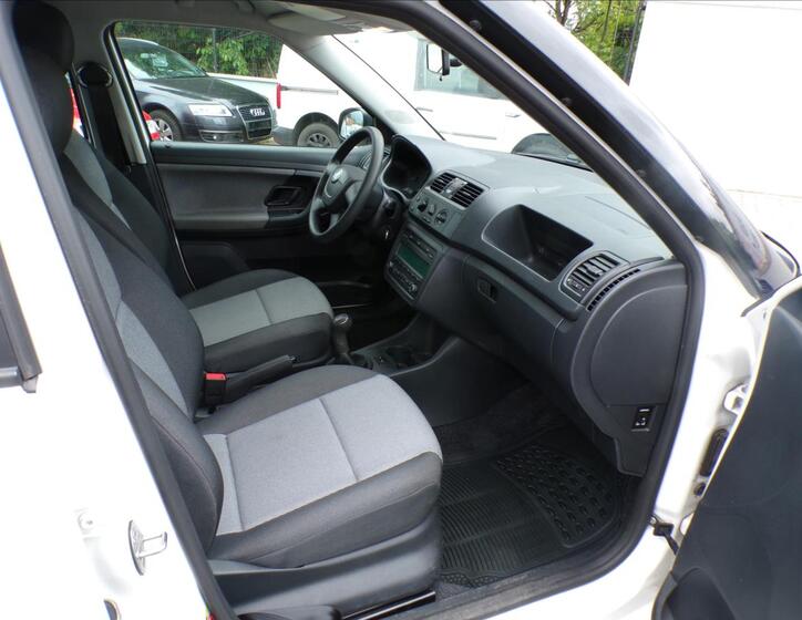 Škoda Fabia 16