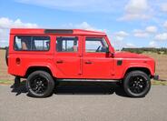 Land Rover Defender 8