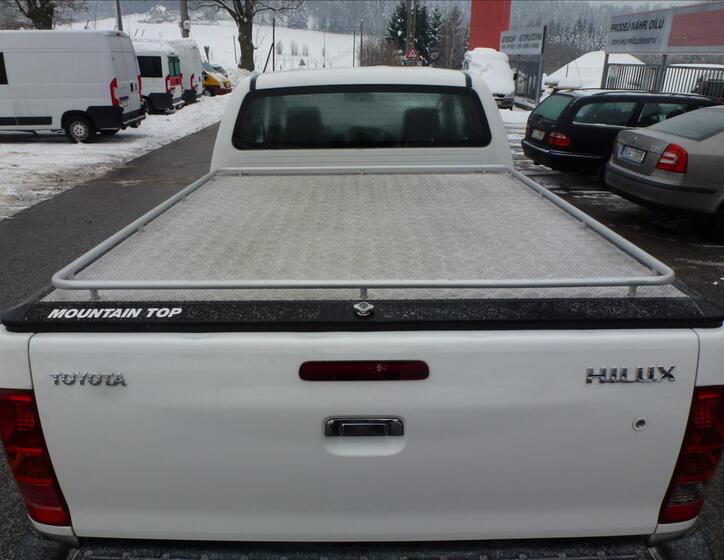 Toyota Hilux 18