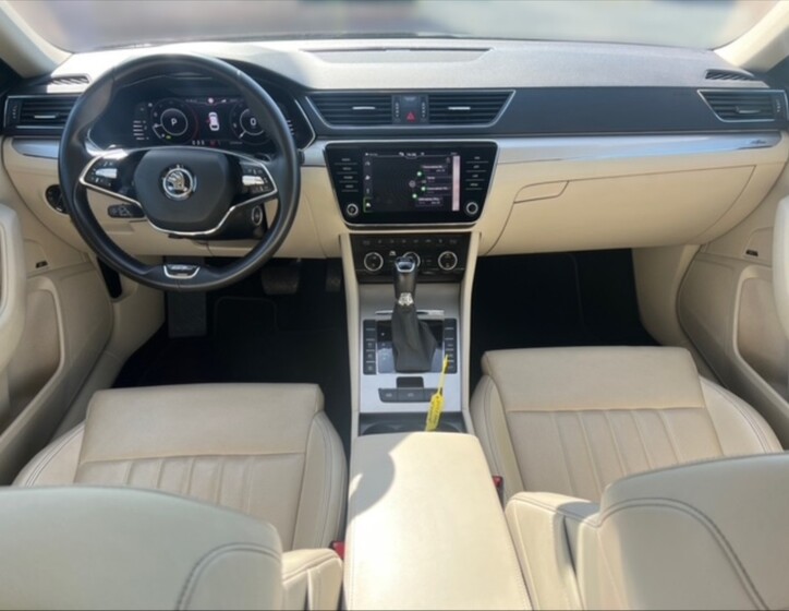 Škoda Superb 9