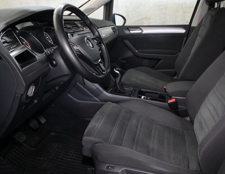 Volkswagen Touran 9