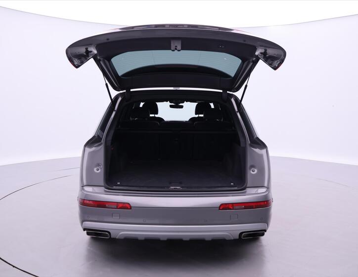Audi Q7 9