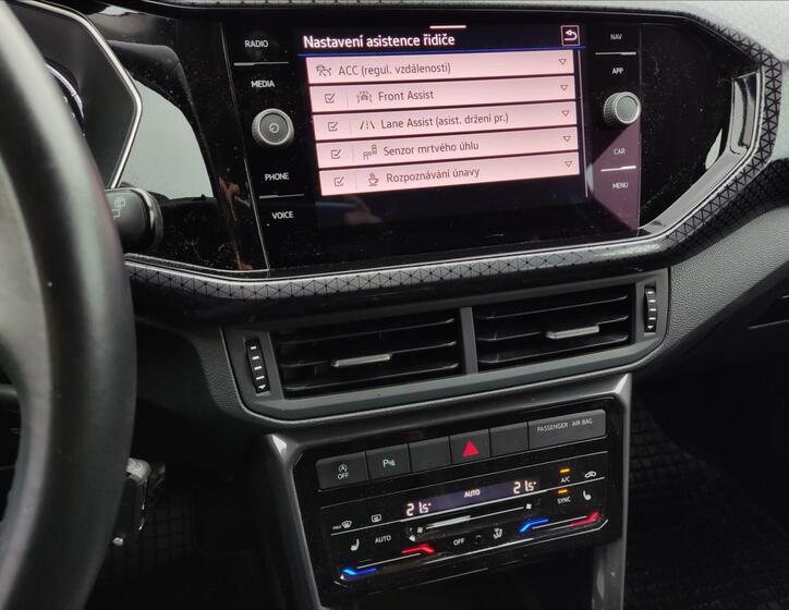Volkswagen T-Cross 11