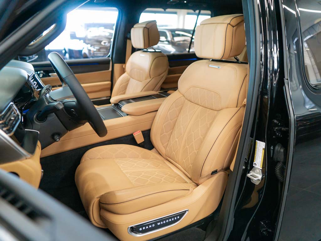 Jeep Grand Wagoneer