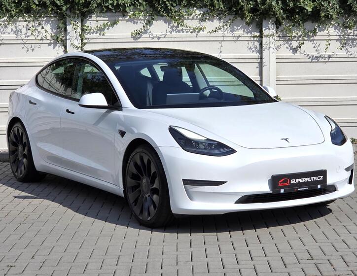 Tesla Model 3 1
